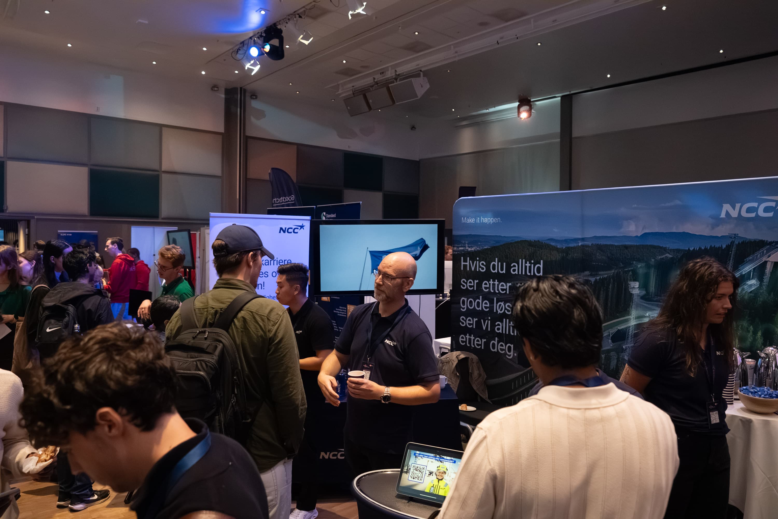 A wide view of the exhibition hall during Student Connect.