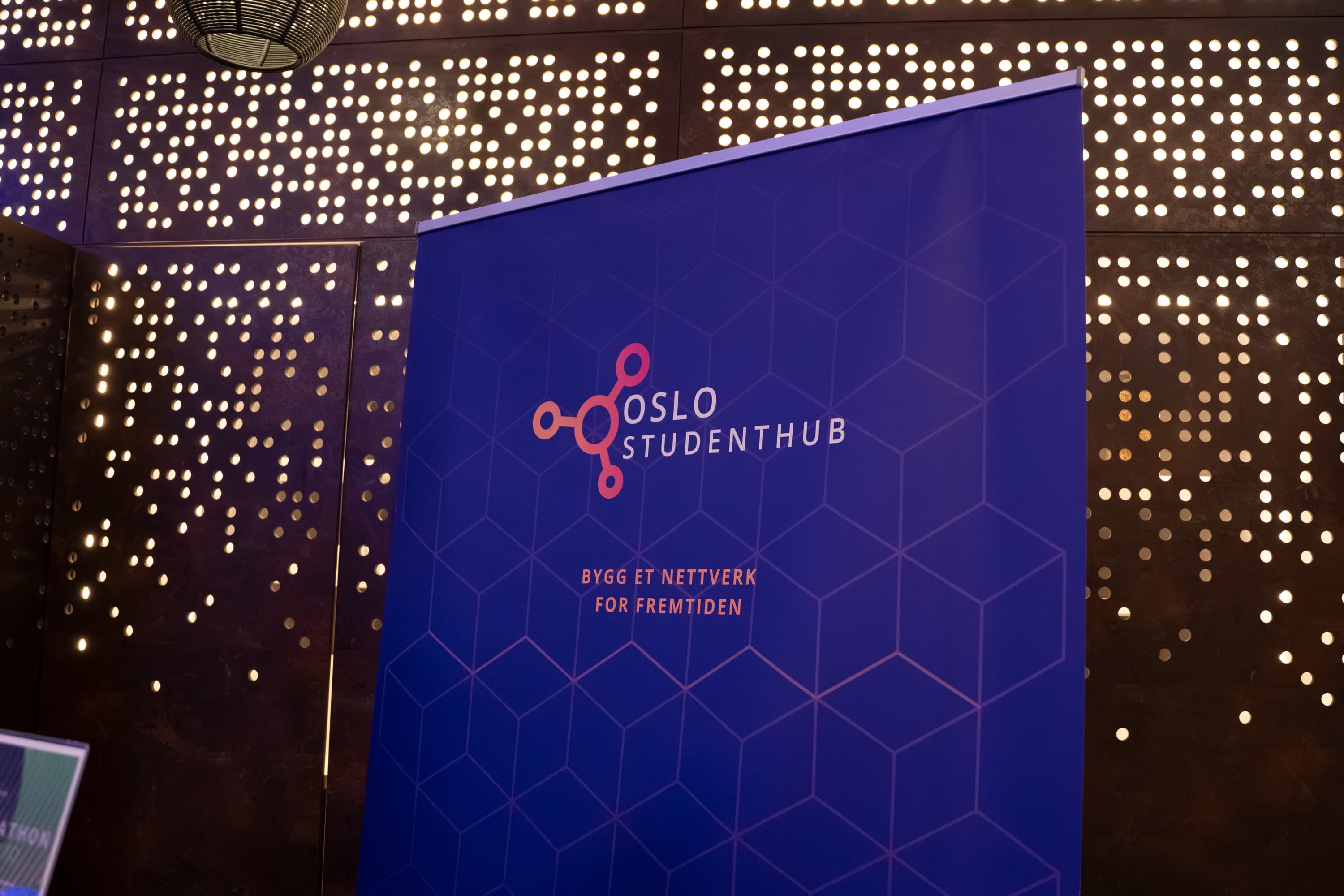 The Oslo Student Hub stand at the event venue.