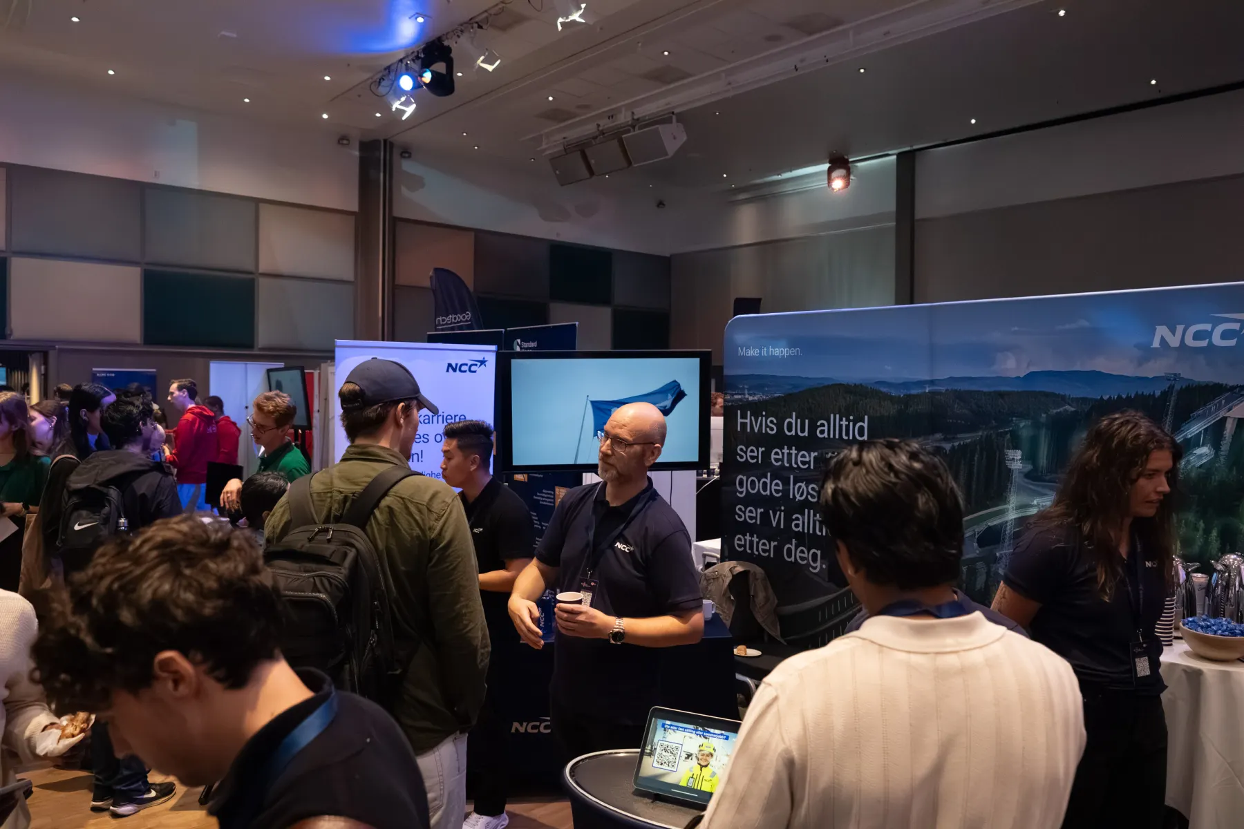A wide view of the exhibition hall during Student Connect.